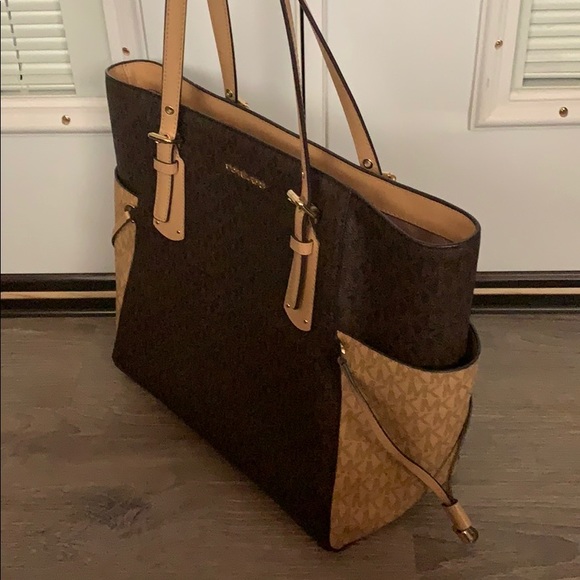 Good condition Michael Kors Bag - Picture 5 of 5